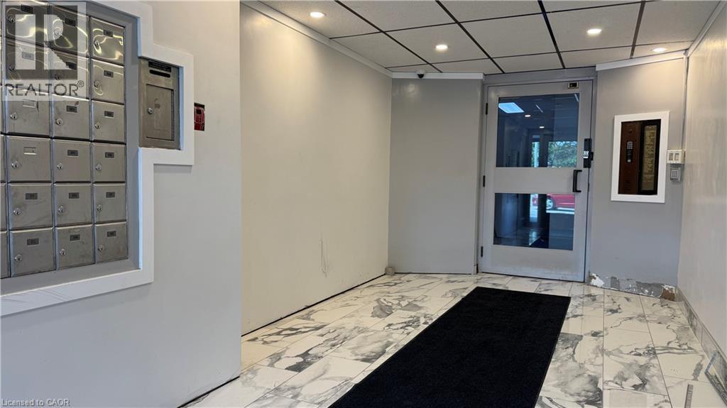 71 Vanier Drive Unit# 105, Kitchener, Ontario  N2C 1J4 - Photo 3 - 40771766