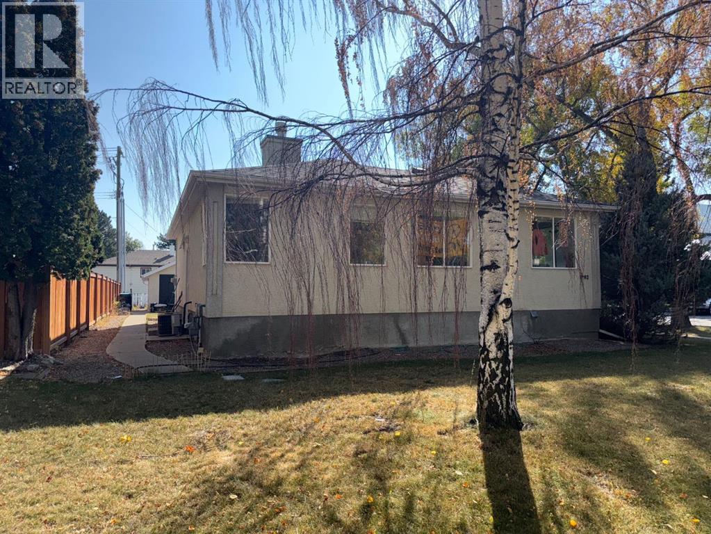 1902 9 Avenue S, Lethbridge, Alberta  T1J 1W7 - Photo 3 - A2258483