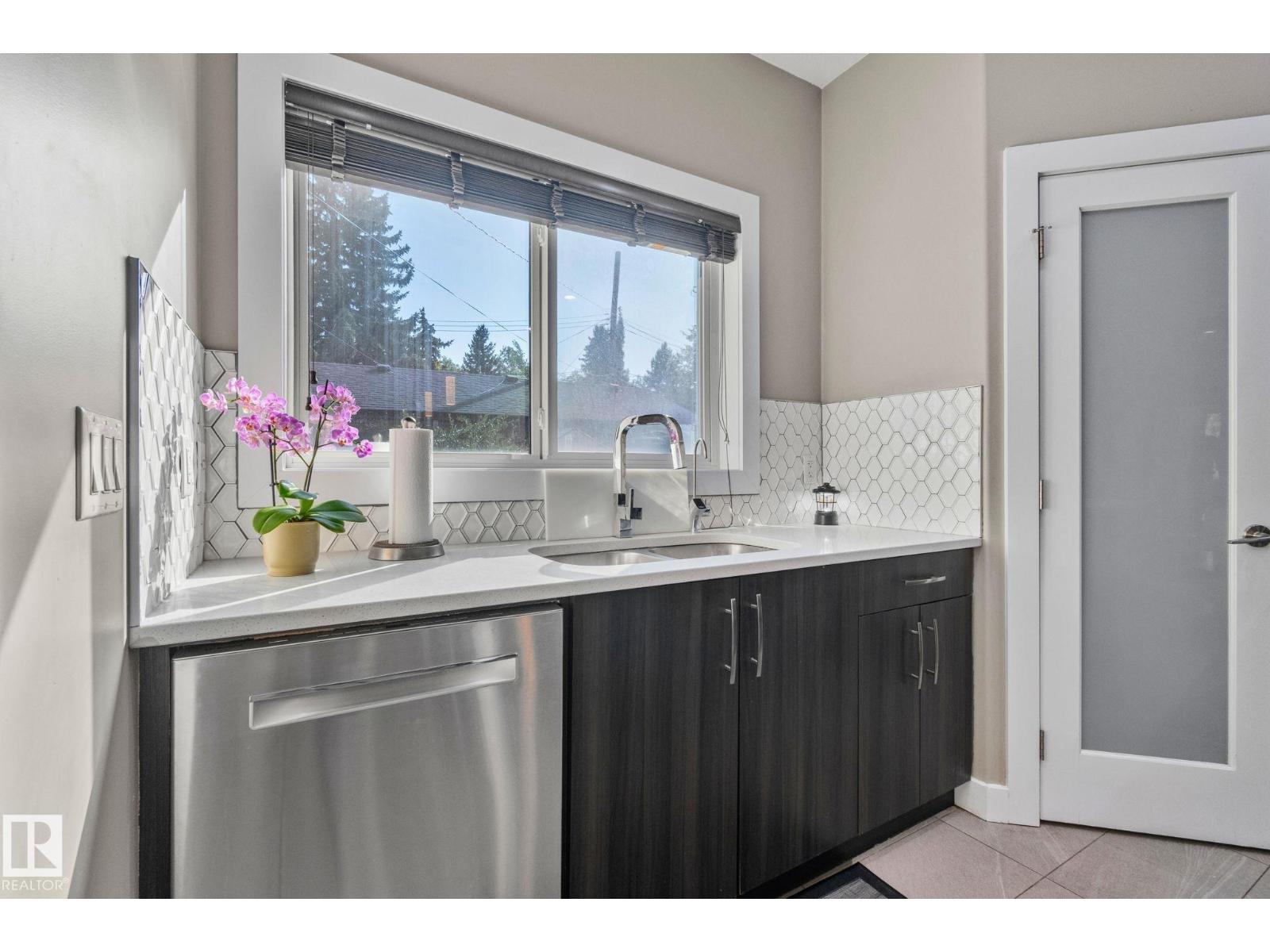 8307 81 Av Nw, Edmonton, Alberta  T6C 0W1 - Photo 3 - E4458588