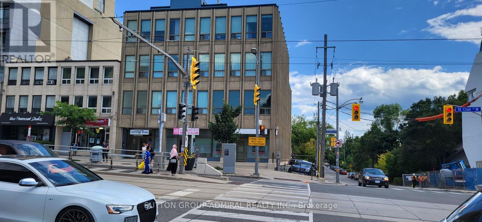 204a - 845 St Clair Avenue W, Toronto, Ontario  M6C 1C2 - Photo 2 - C12415469
