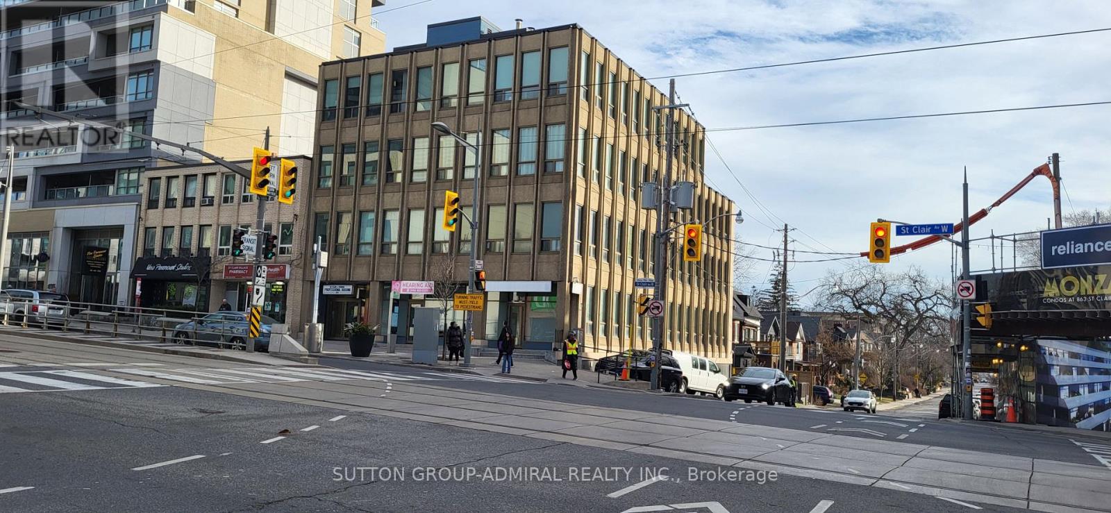204a - 845 St Clair Avenue W, Toronto, Ontario  M6C 1C2 - Photo 35 - C12415469
