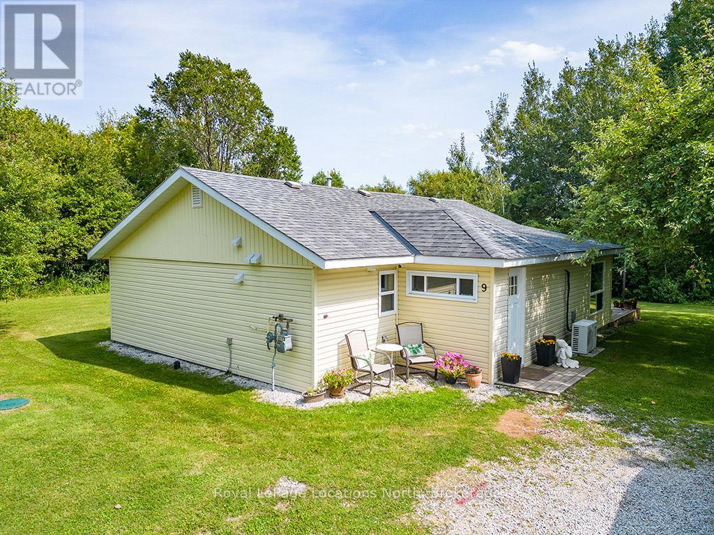 150 Peel Street S, Blue Mountains, Ontario  N0H 2P0 - Photo 4 - X12415654
