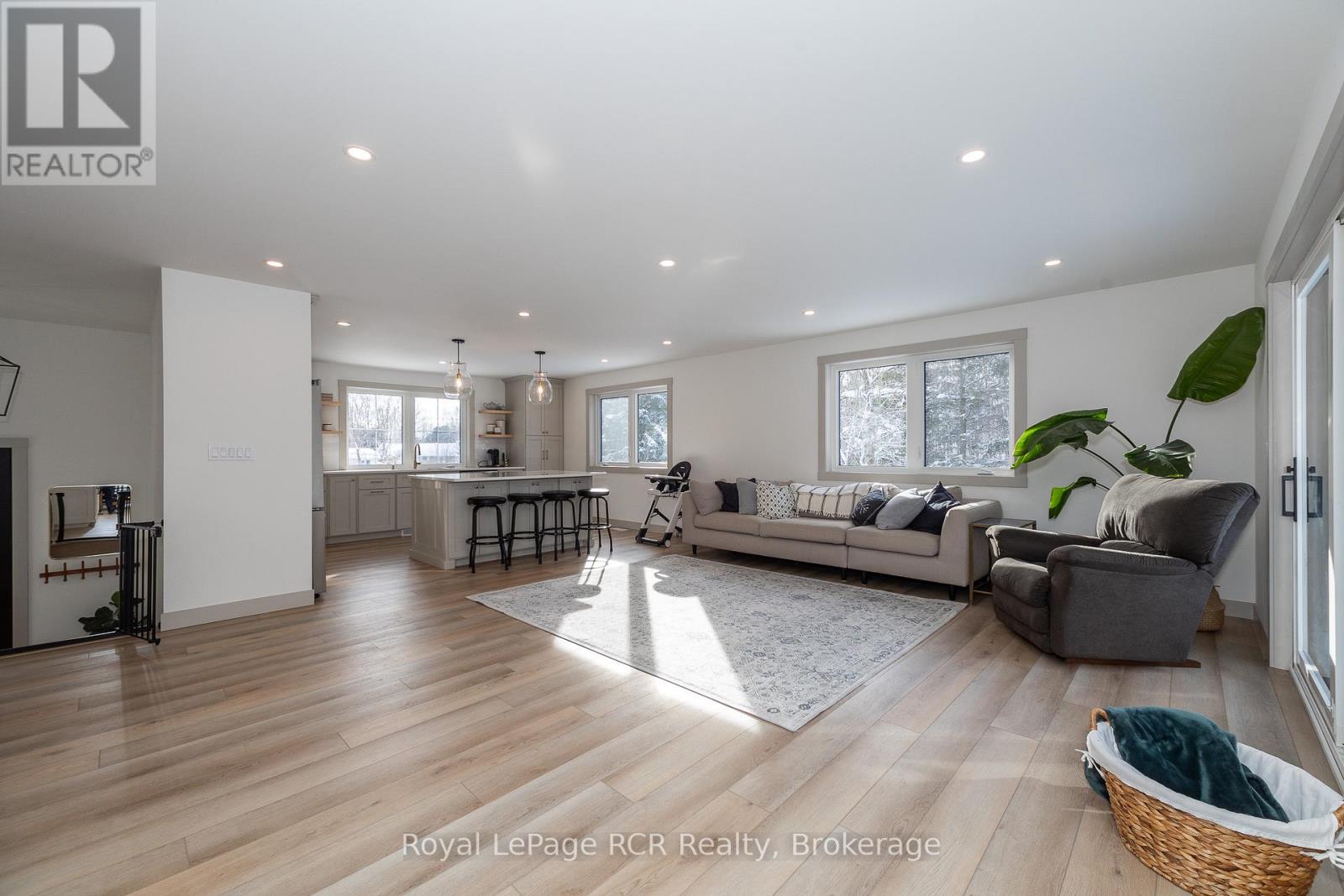 126 West Street, Georgian Bluffs, Ontario  N4K 5N7 - Photo 11 - X12415661