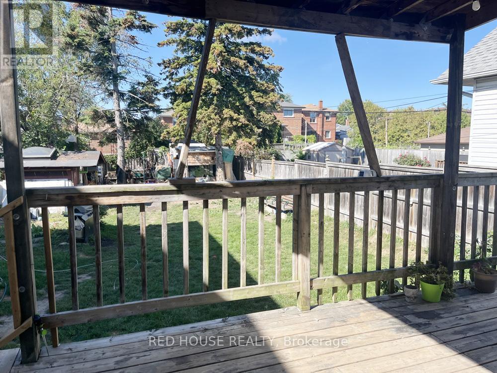 40 North Woodrow Boulevard, Toronto, Ontario  M1K 1W3 - Photo 21 - E12385070