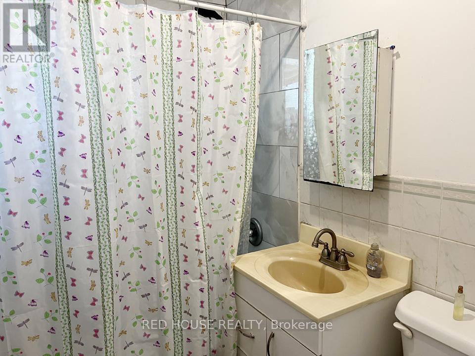 40 North Woodrow Boulevard, Toronto, Ontario  M1K 1W3 - Photo 14 - E12385070