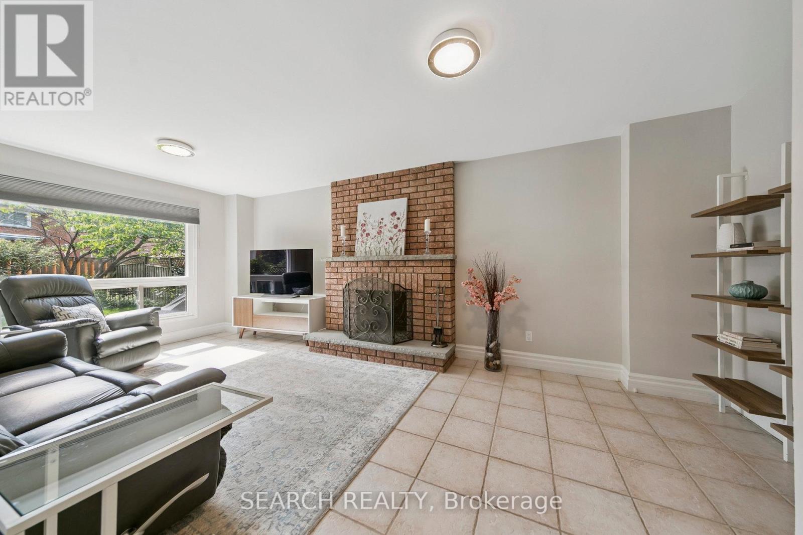 1823 The Chase, Mississauga, Ontario  L5M 2Y8 - Photo 15 - W12415326