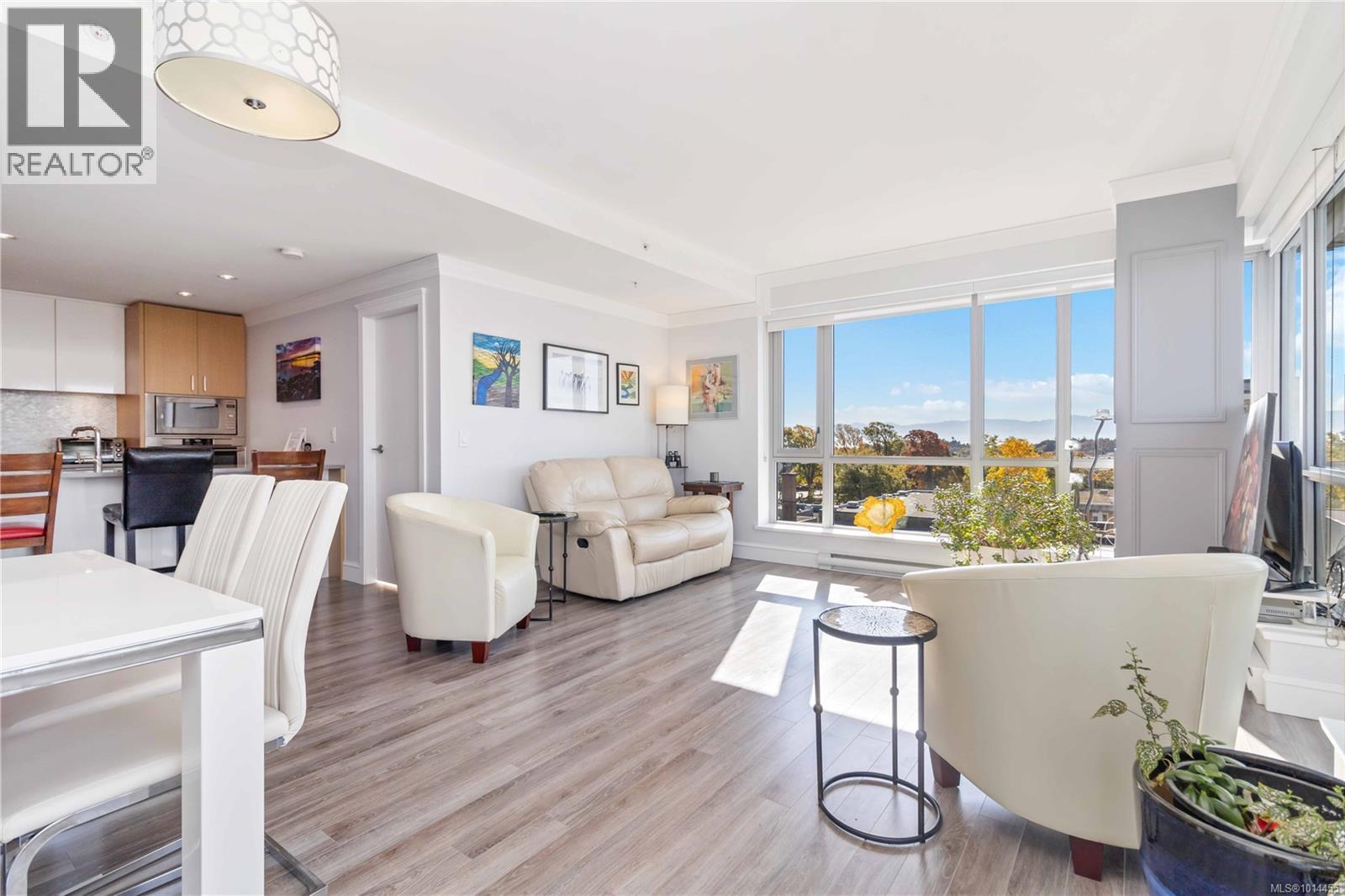 809 838 Broughton St, Victoria, British Columbia V8W 1E4 - Photo 5 - 1014455