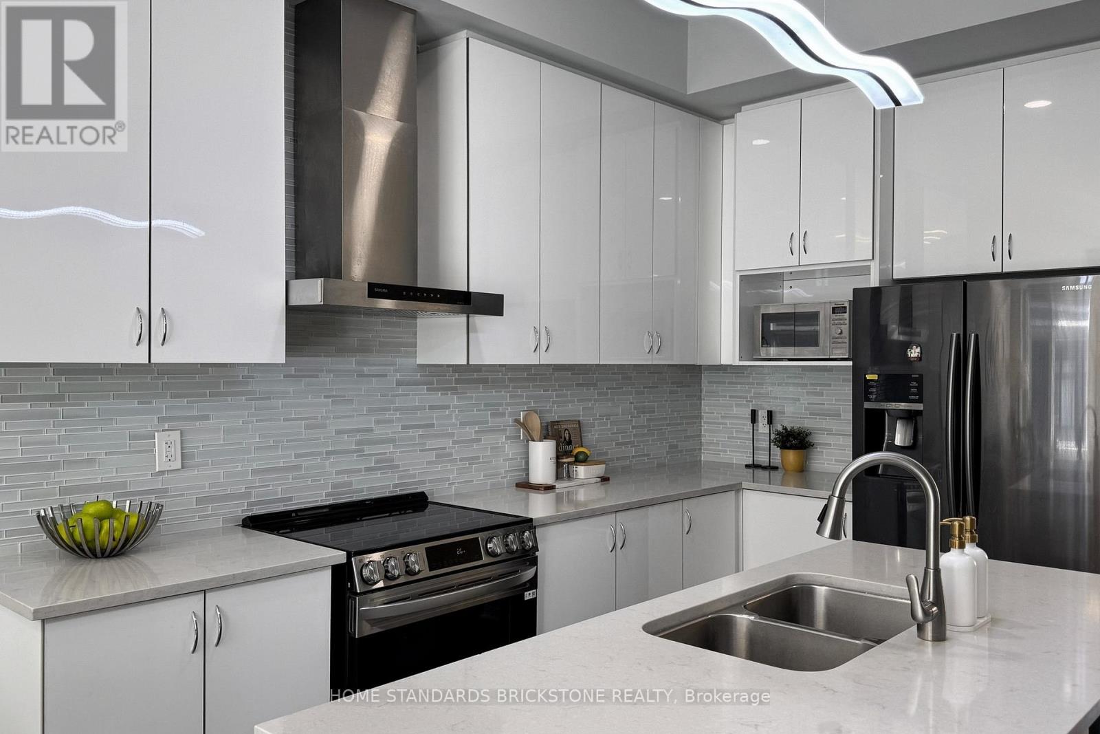 67 Lebovic Campus Drive, Vaughan, Ontario  L6A 5A4 - Photo 18 - N12415494