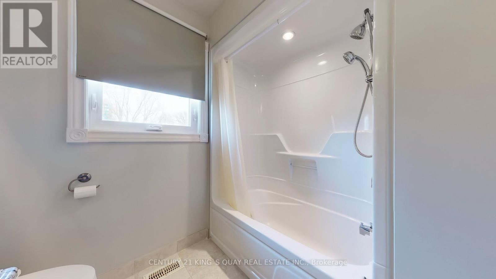 50 Bedford Park Avenue, Richmond Hill, Ontario  L4C 2N8 - Photo 39 - N12268710