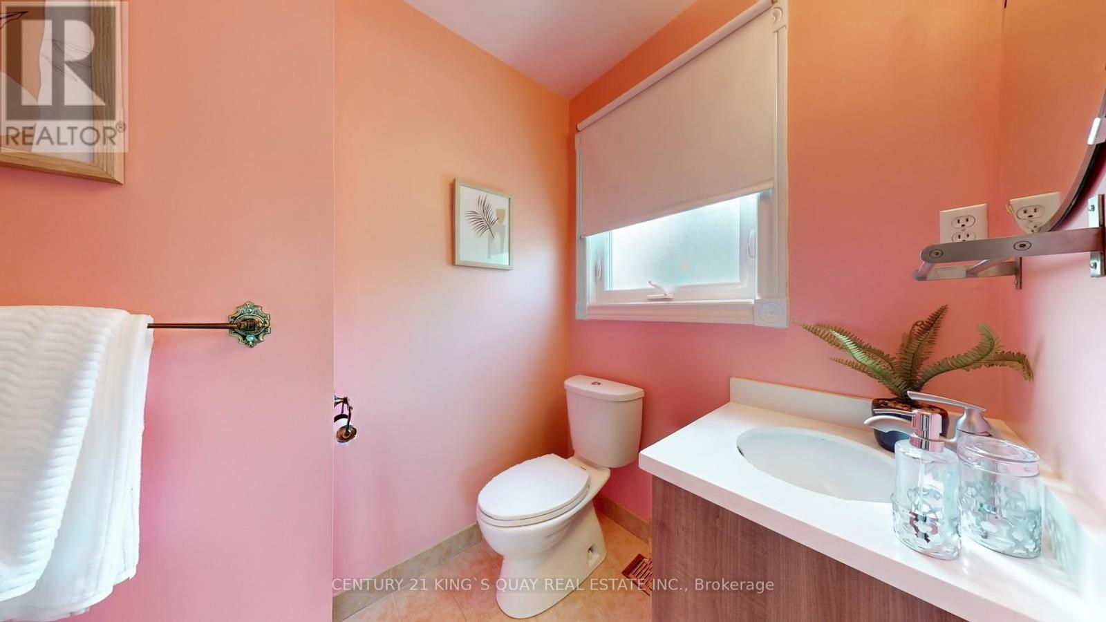 50 Bedford Park Avenue, Richmond Hill, Ontario  L4C 2N8 - Photo 29 - N12268710
