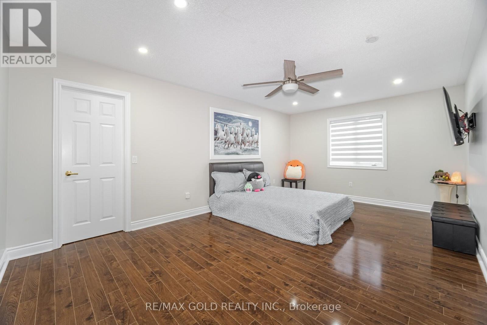 2 Belleville Drive, Brampton, Ontario  L6P 1V7 - Photo 27 - W12381081