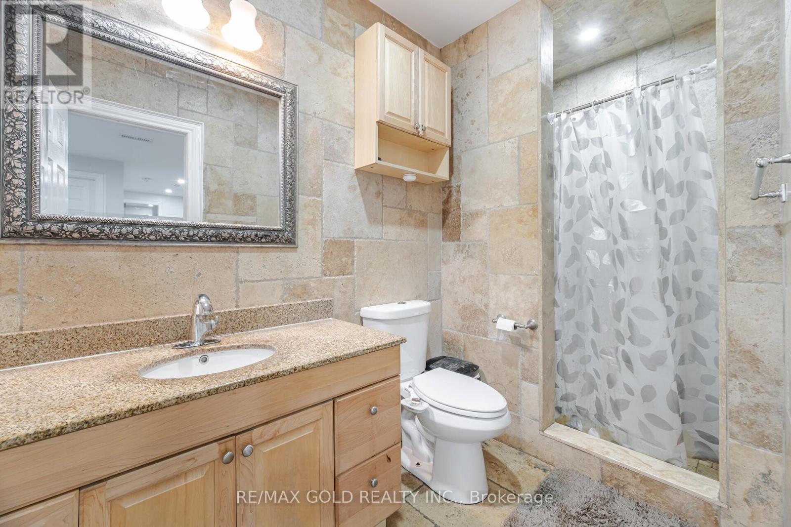 2 Belleville Drive, Brampton, Ontario  L6P 1V7 - Photo 34 - W12381081
