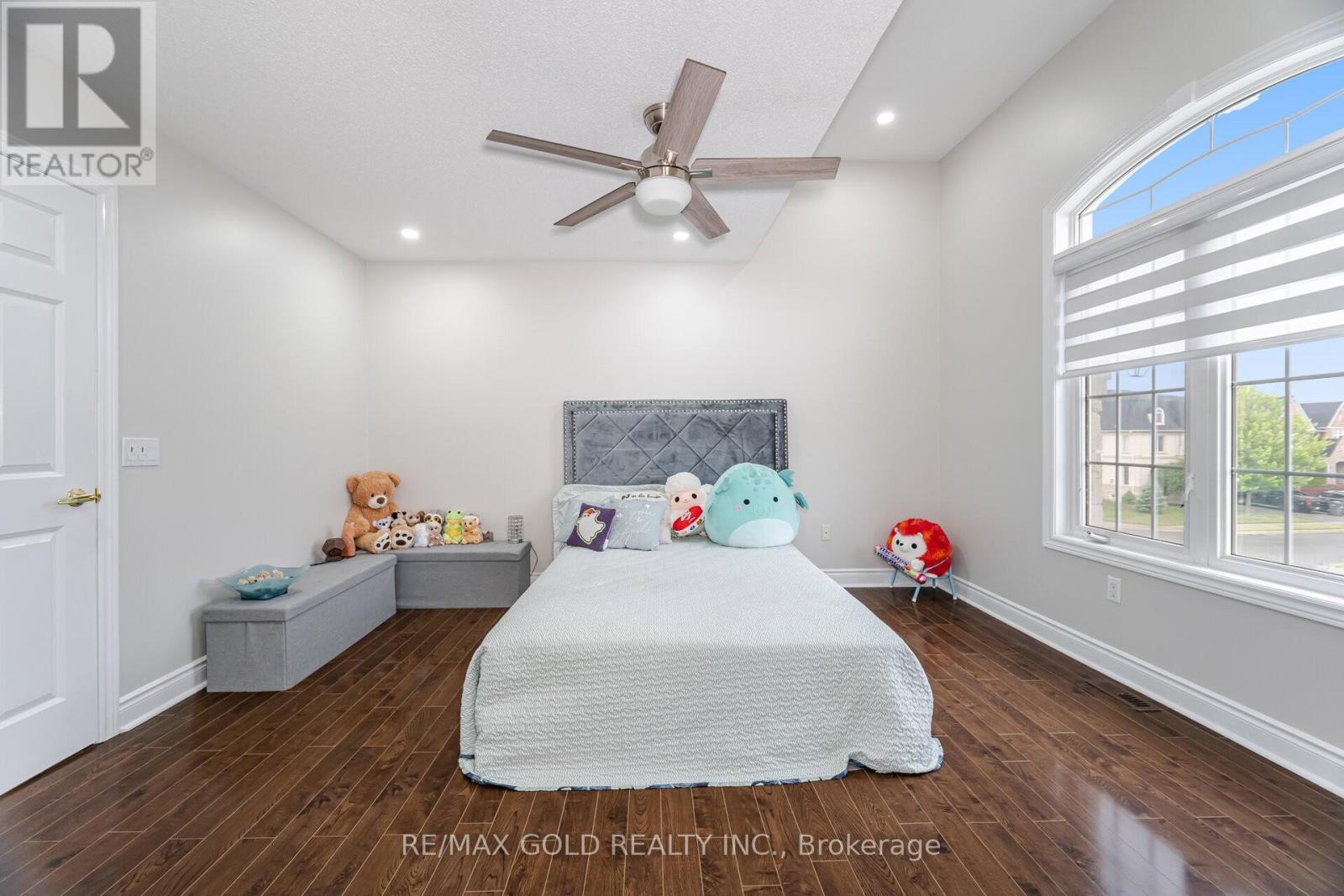 2 Belleville Drive, Brampton, Ontario  L6P 1V7 - Photo 23 - W12381081