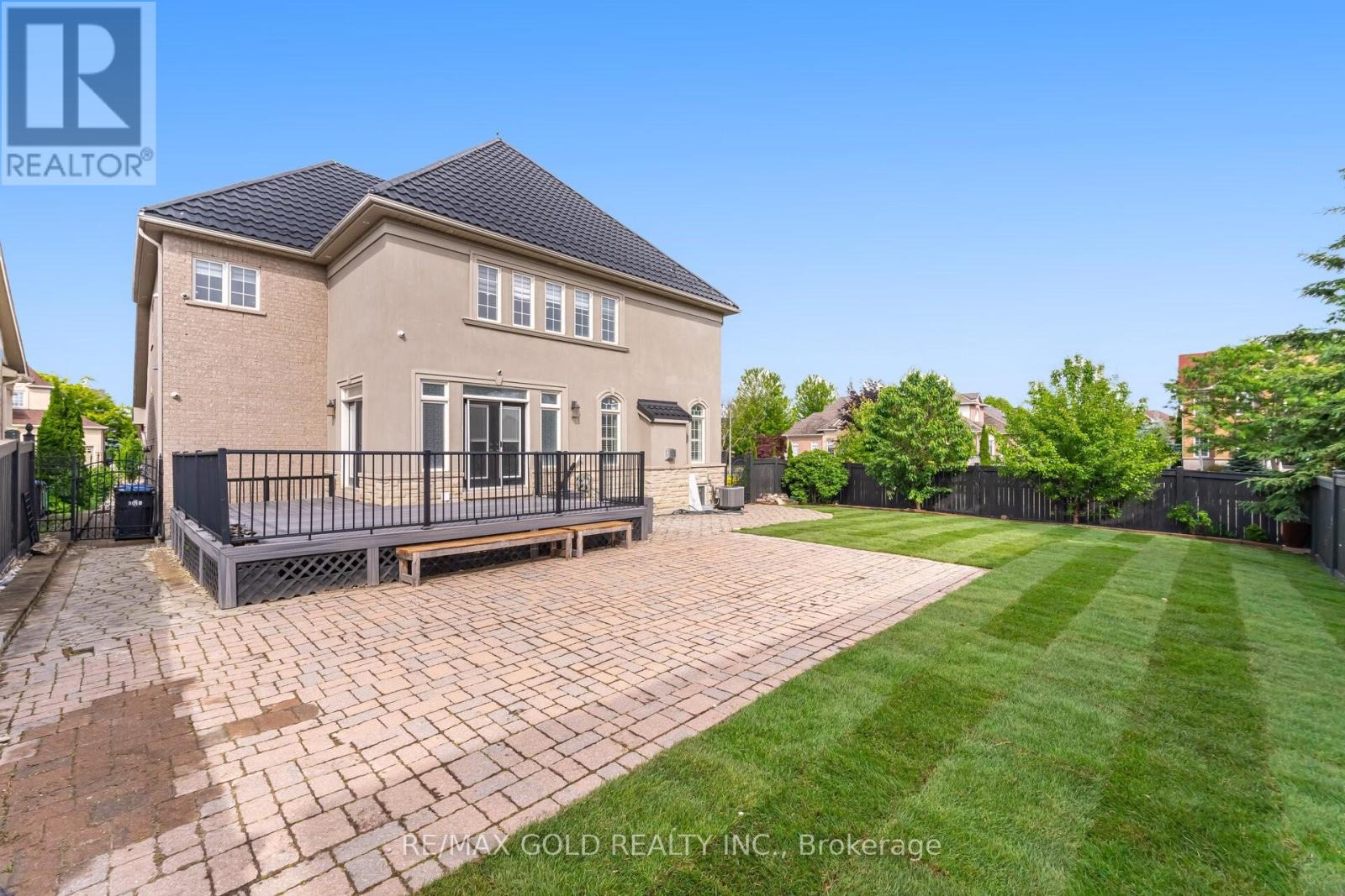 2 Belleville Drive, Brampton, Ontario  L6P 1V7 - Photo 41 - W12381081