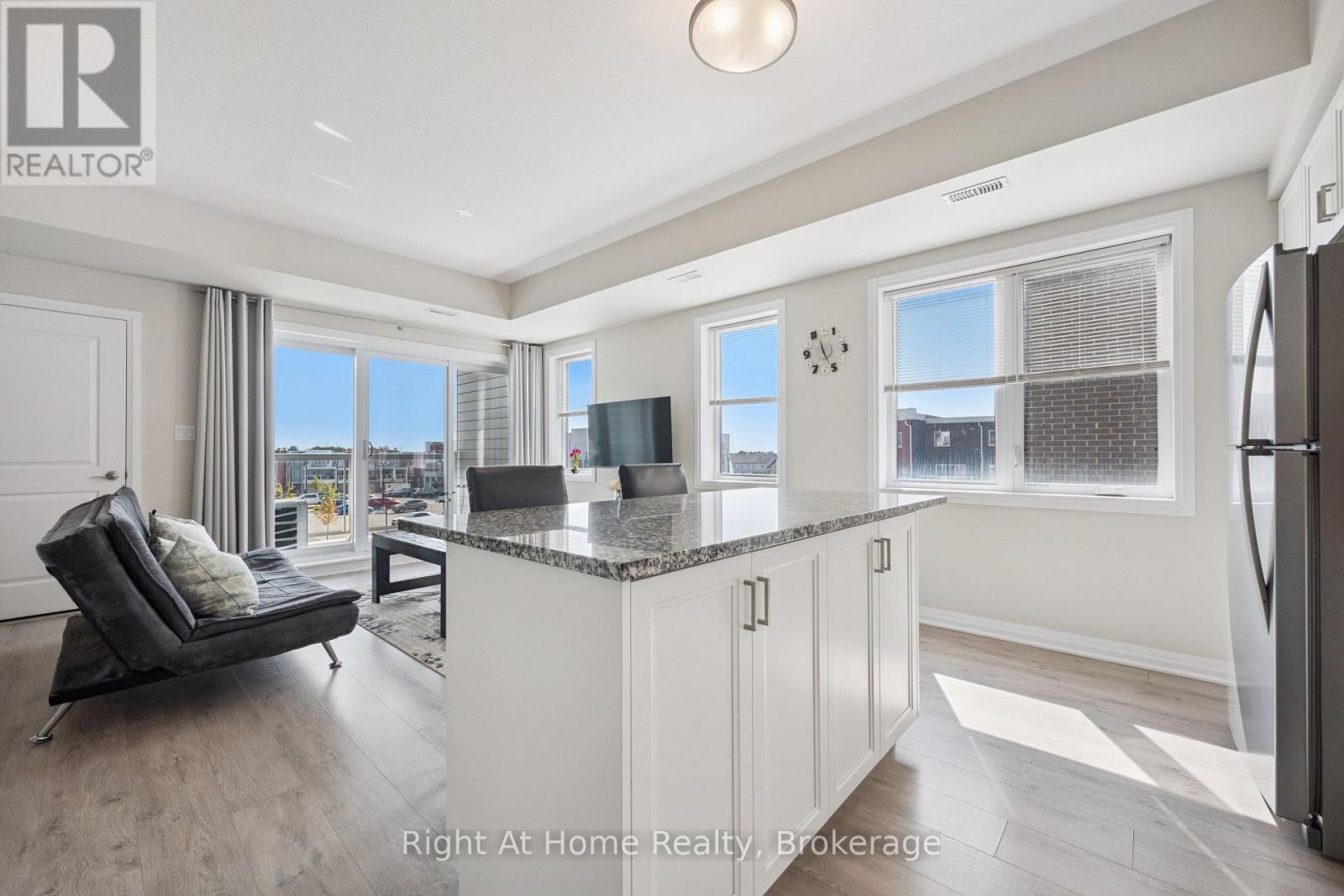 24 Progress Crescent, Kitchener, Ontario  N2R 0R7 - Photo 12 - X12415603