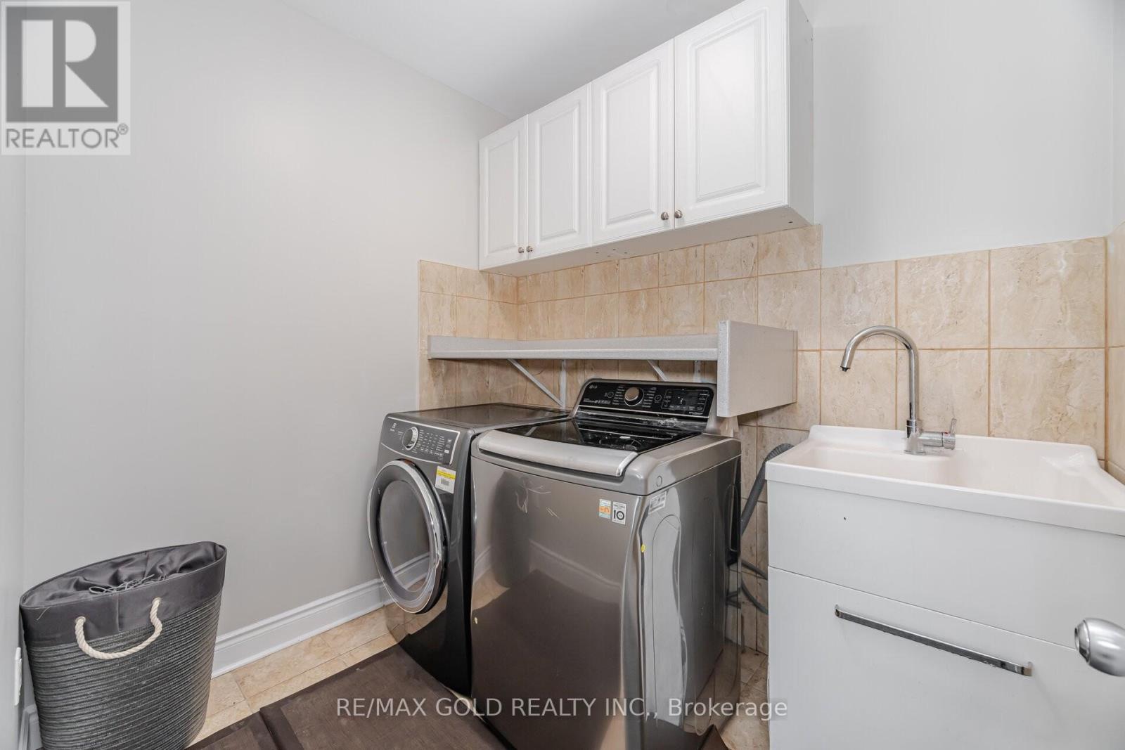 2 Belleville Drive, Brampton, Ontario  L6P 1V7 - Photo 28 - W12381081