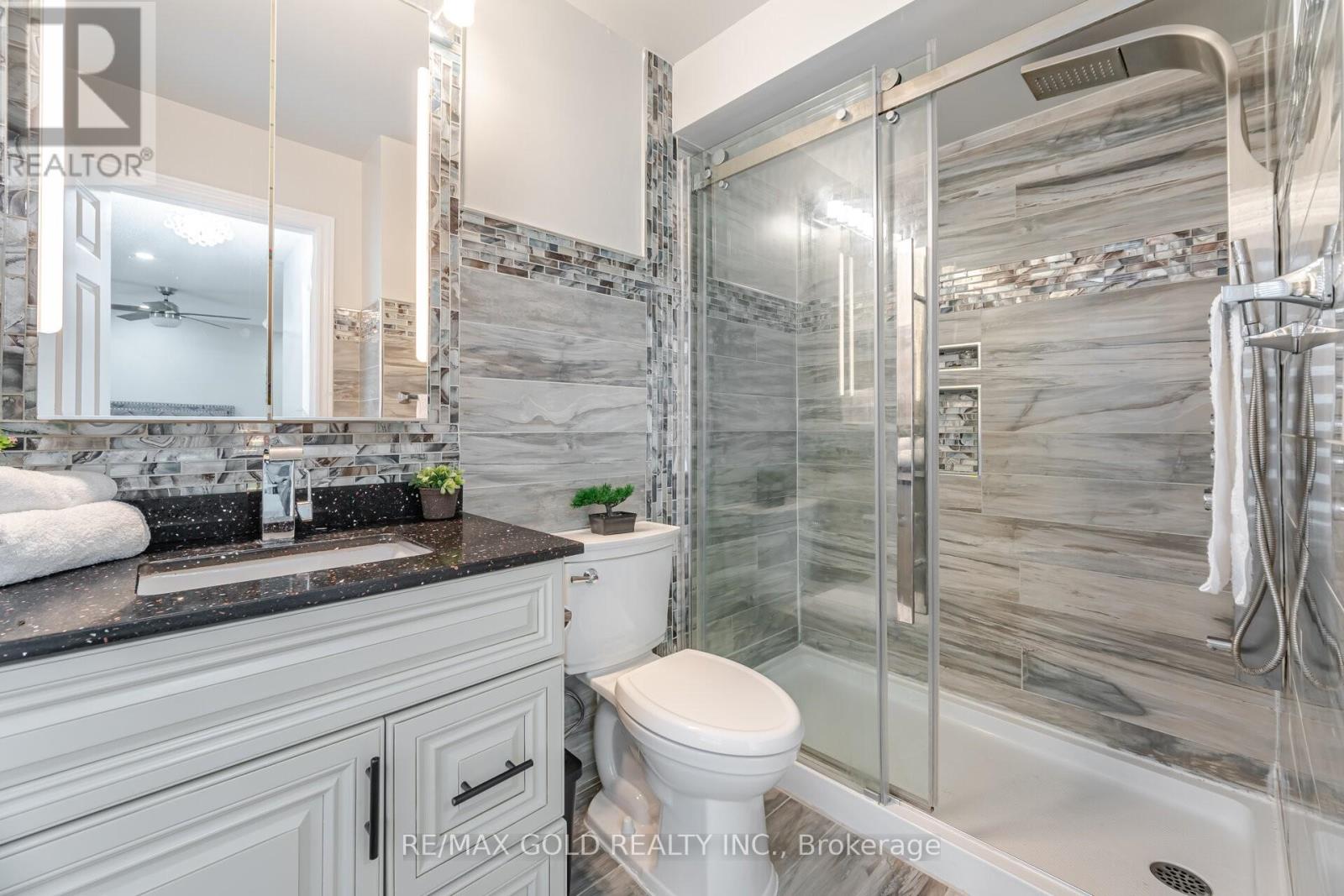 2 Belleville Drive, Brampton, Ontario  L6P 1V7 - Photo 24 - W12381081