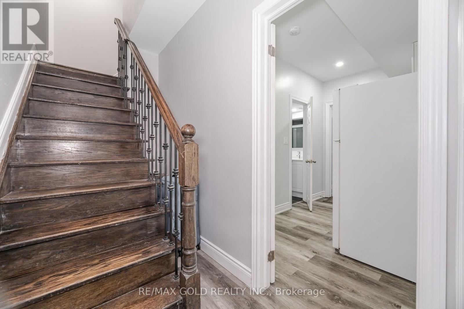 2 Belleville Drive, Brampton, Ontario  L6P 1V7 - Photo 35 - W12381081