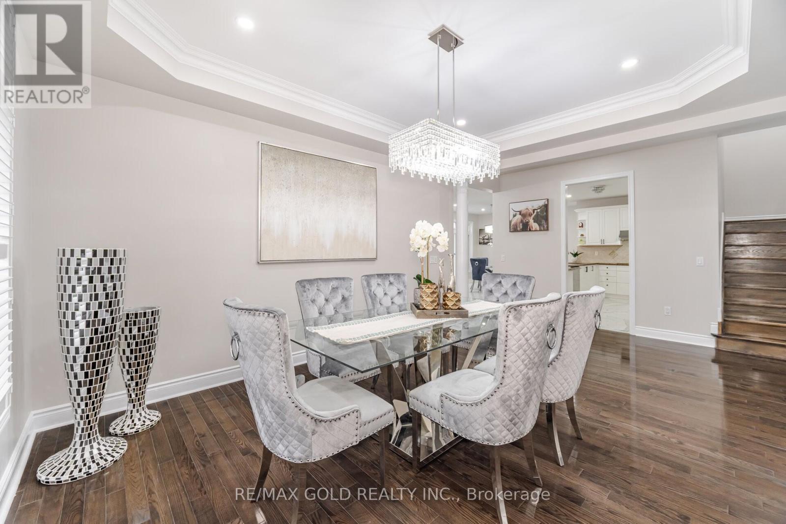 2 Belleville Drive, Brampton, Ontario  L6P 1V7 - Photo 7 - W12381081