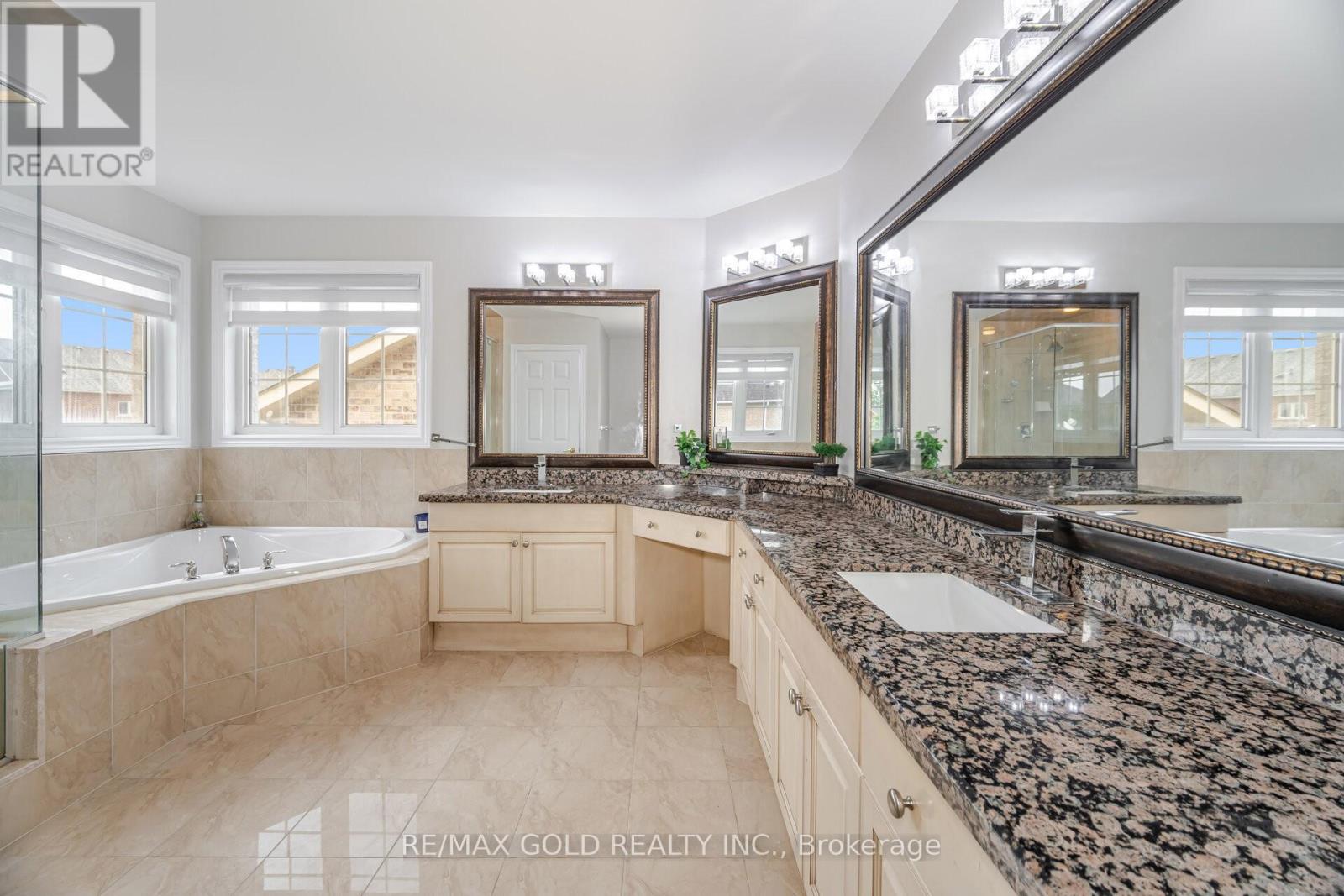 2 Belleville Drive, Brampton, Ontario  L6P 1V7 - Photo 22 - W12381081