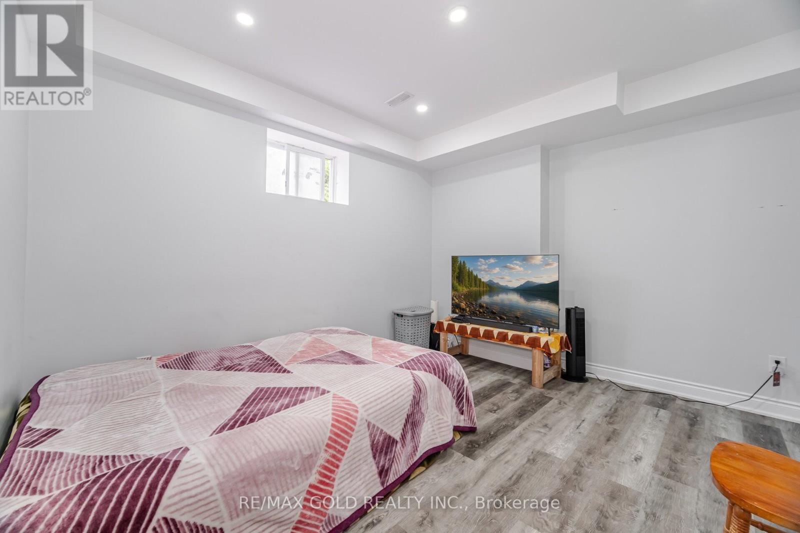 2 Belleville Drive, Brampton, Ontario  L6P 1V7 - Photo 37 - W12381081
