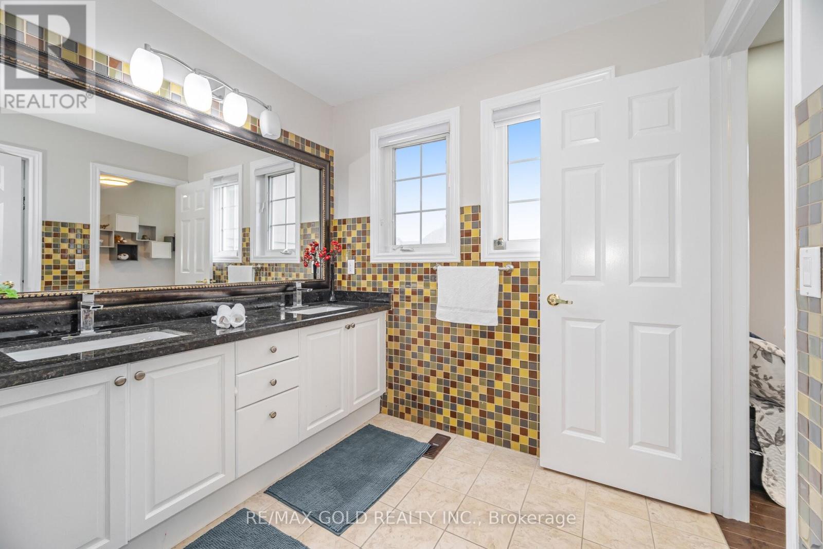 2 Belleville Drive, Brampton, Ontario  L6P 1V7 - Photo 26 - W12381081