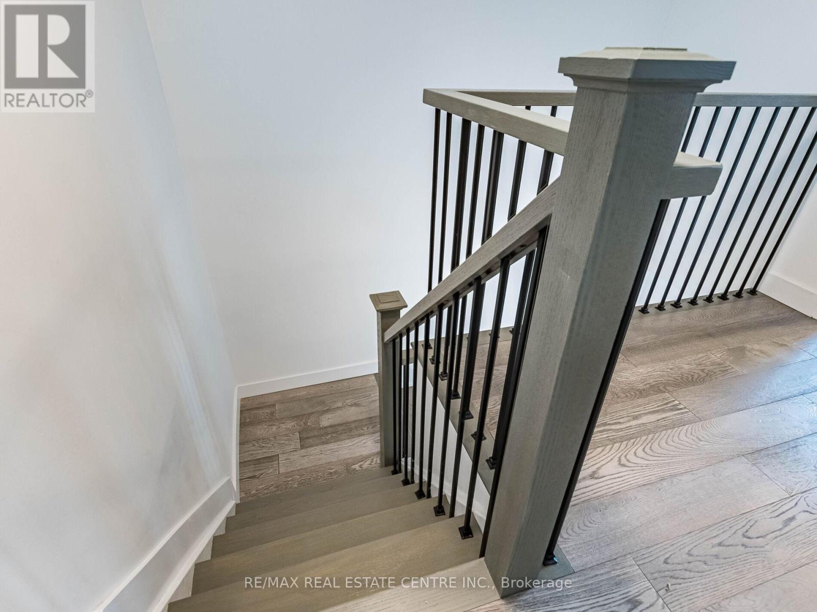 52 Mozart Crescent, Brampton, Ontario  L6Y 2W7 - Photo 24 - W12415442