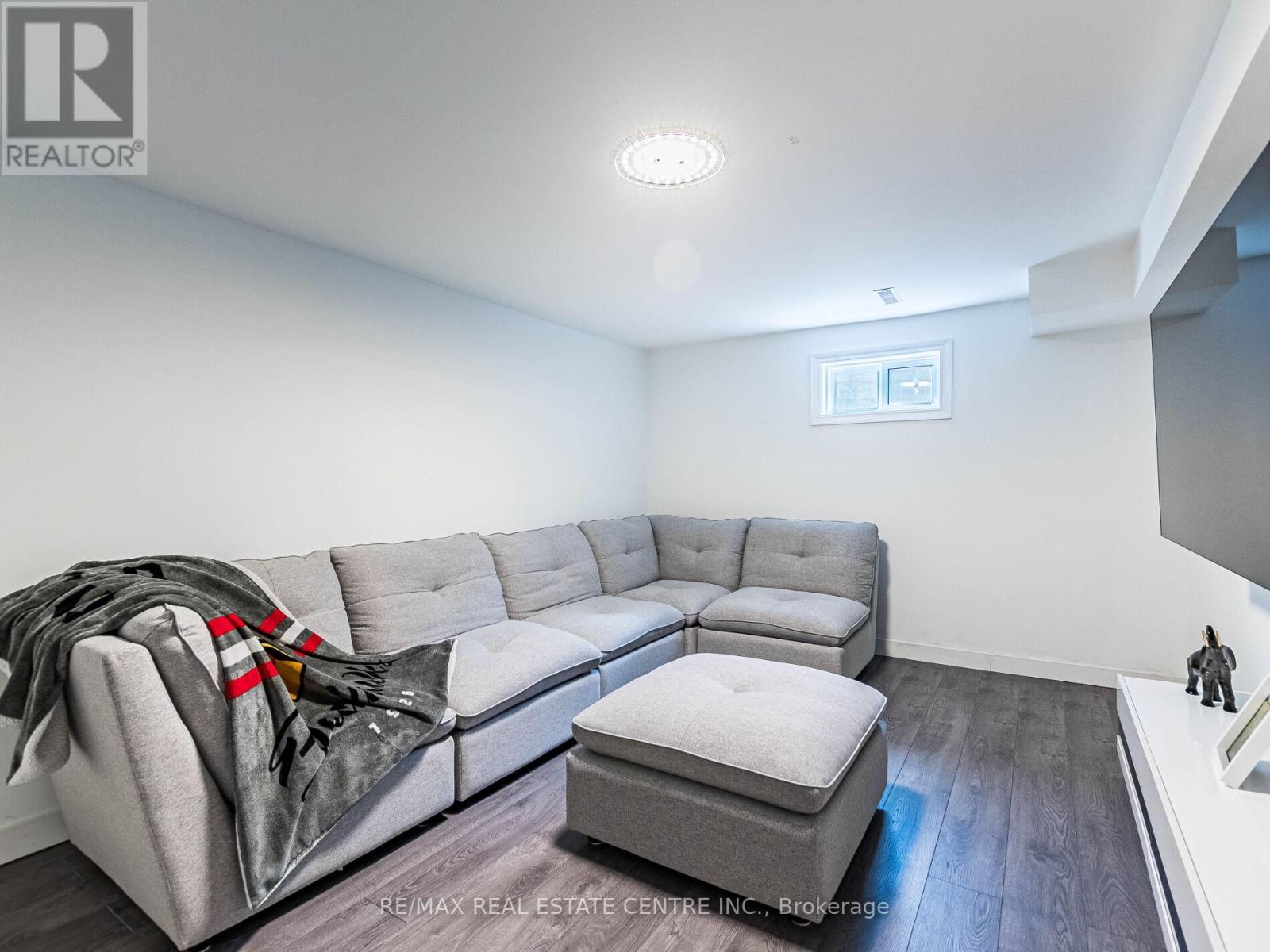52 Mozart Crescent, Brampton, Ontario  L6Y 2W7 - Photo 39 - W12415442