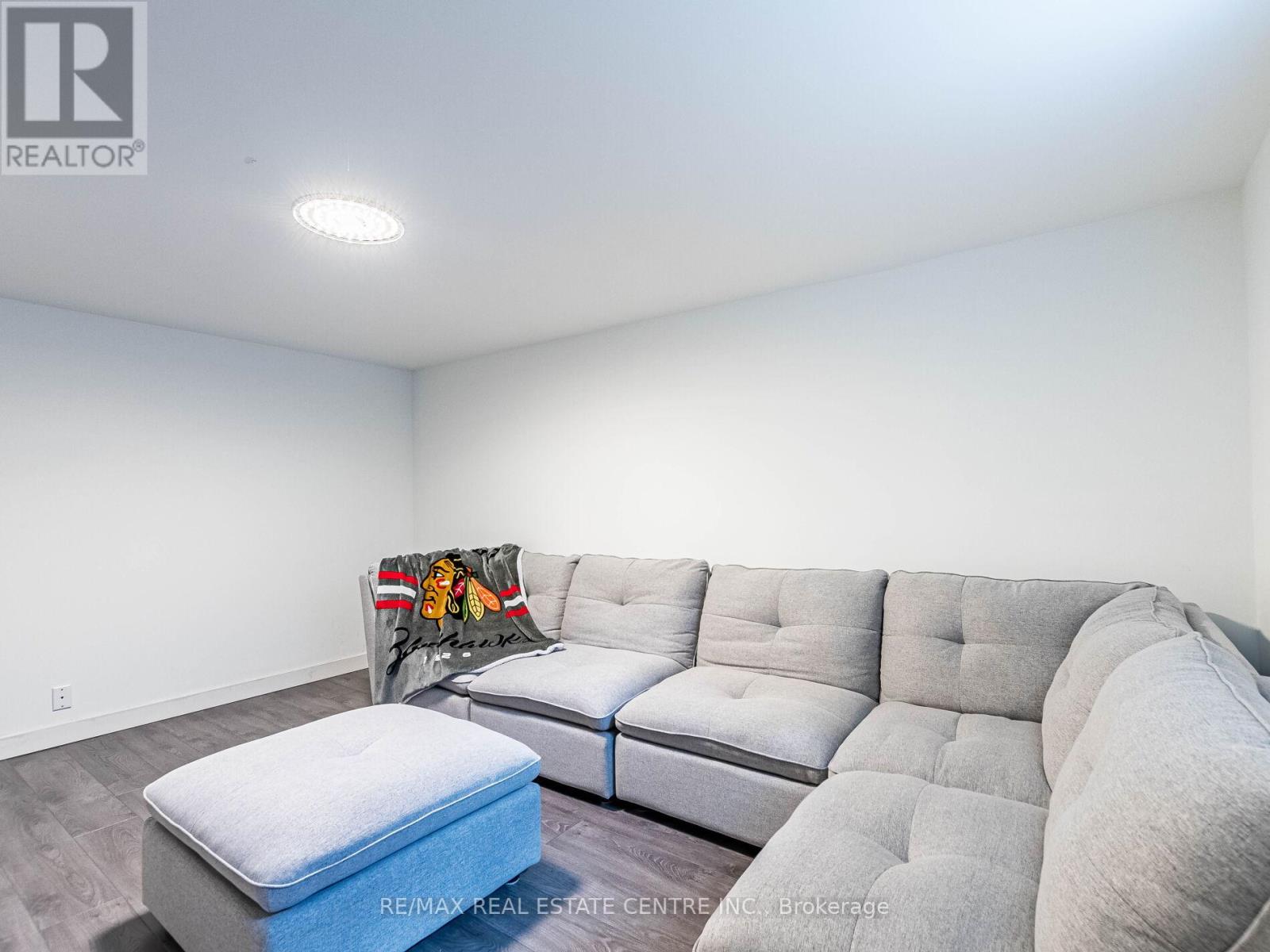 52 Mozart Crescent, Brampton, Ontario  L6Y 2W7 - Photo 44 - W12415442