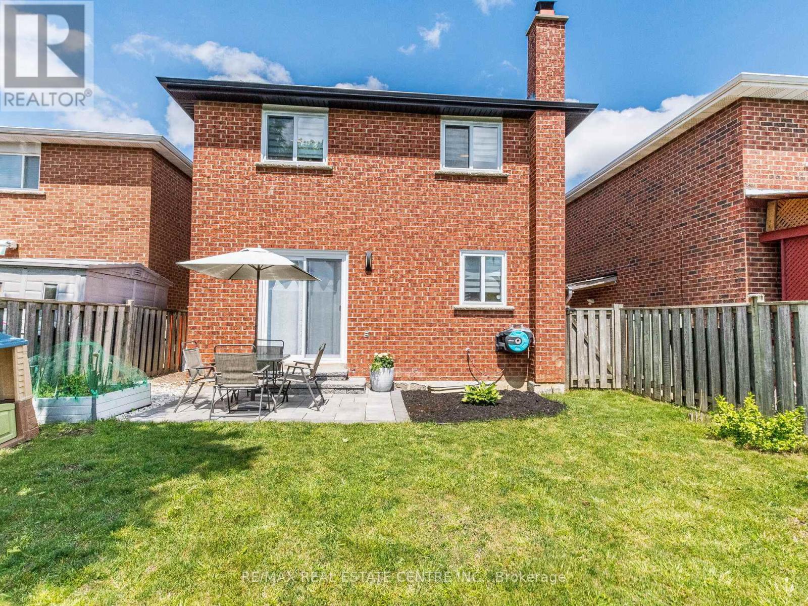 52 Mozart Crescent, Brampton, Ontario  L6Y 2W7 - Photo 46 - W12415442