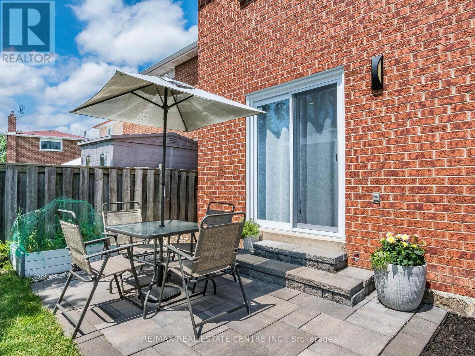 52 Mozart Crescent, Brampton, Ontario  L6Y 2W7 - Photo 47 - W12415442