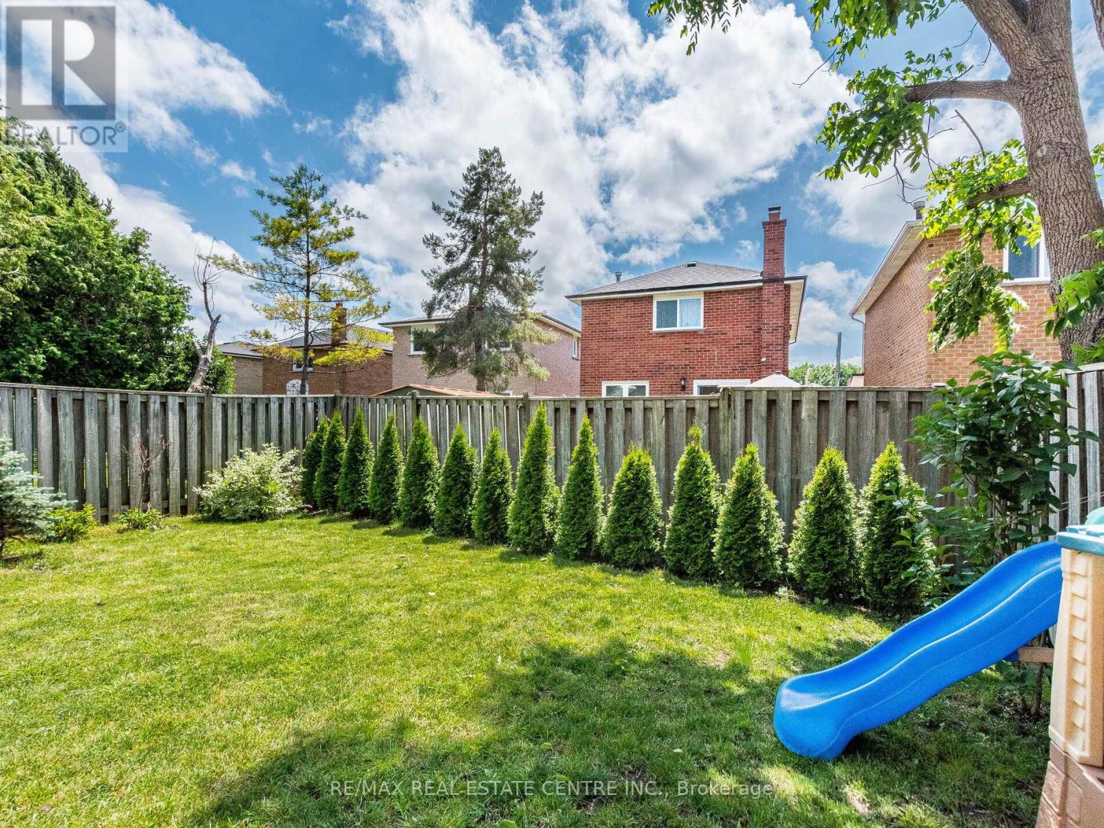 52 Mozart Crescent, Brampton, Ontario  L6Y 2W7 - Photo 48 - W12415442
