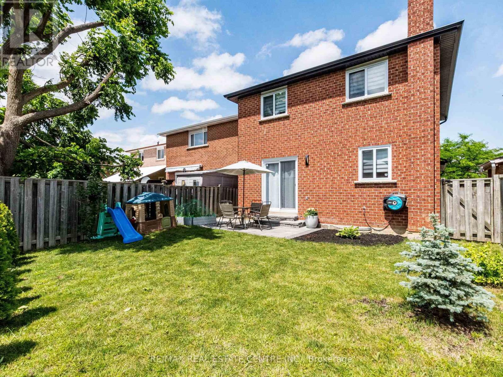 52 Mozart Crescent, Brampton, Ontario  L6Y 2W7 - Photo 50 - W12415442
