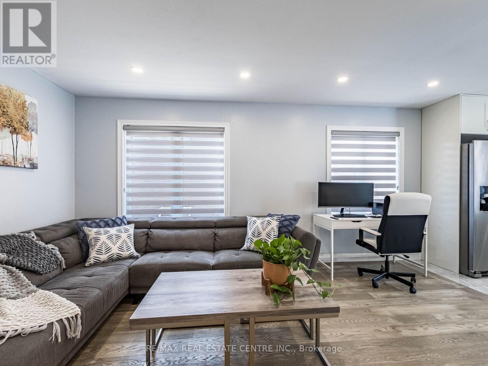 52 Mozart Crescent, Brampton, Ontario  L6Y 2W7 - Photo 8 - W12415442