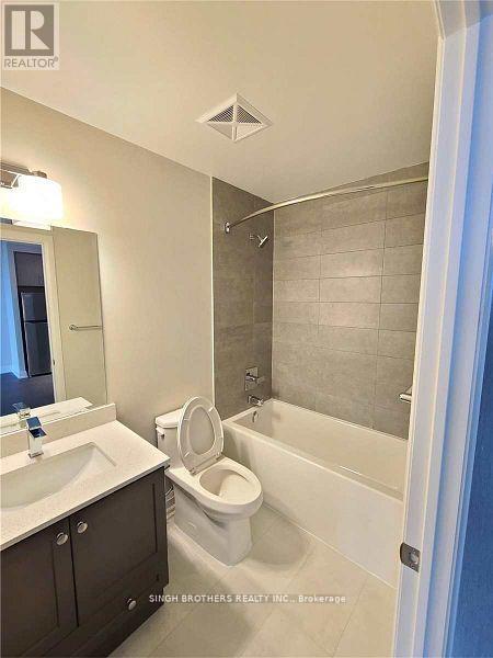 1501 - 15 Lynch Street, Brampton, Ontario  L6W 0C7 - Photo 7 - W12415467