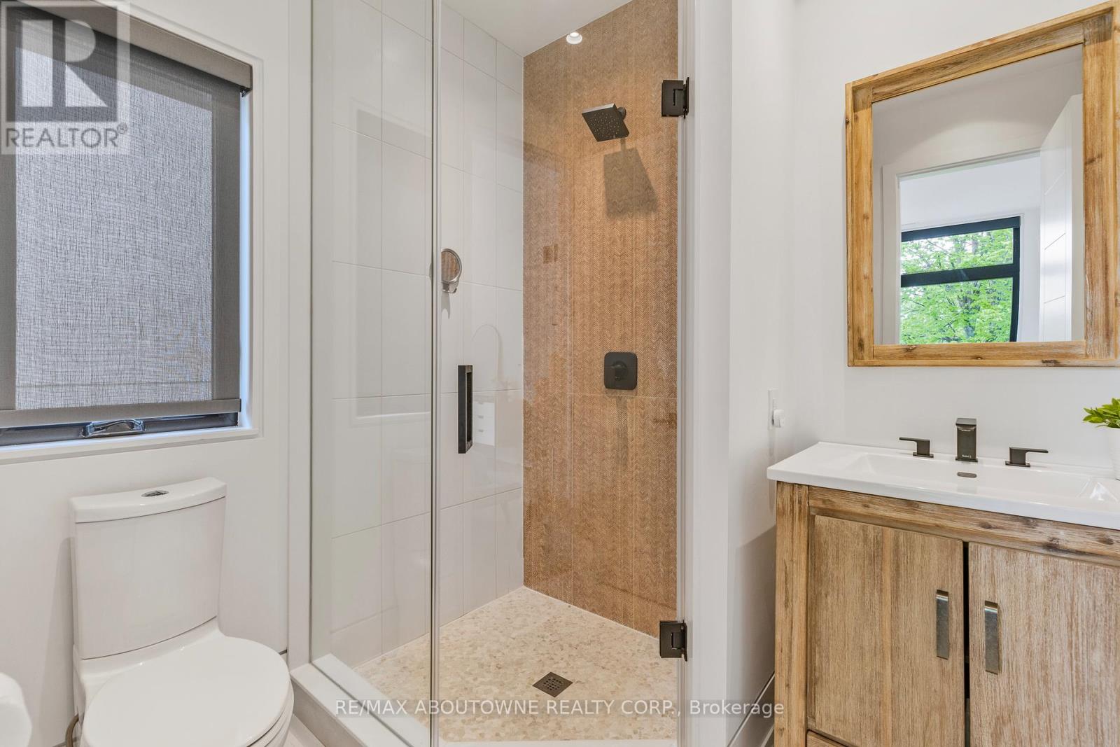 215 Morden Road, Oakville, Ontario  L6K 2S2 - Photo 27 - W12415468