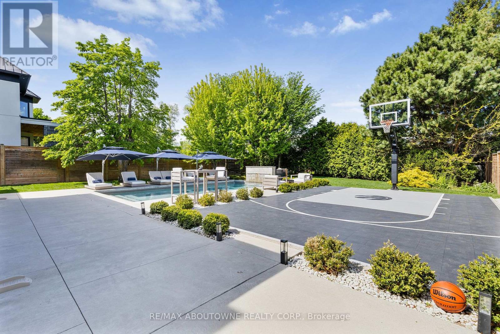215 Morden Road, Oakville, Ontario  L6K 2S2 - Photo 42 - W12415468