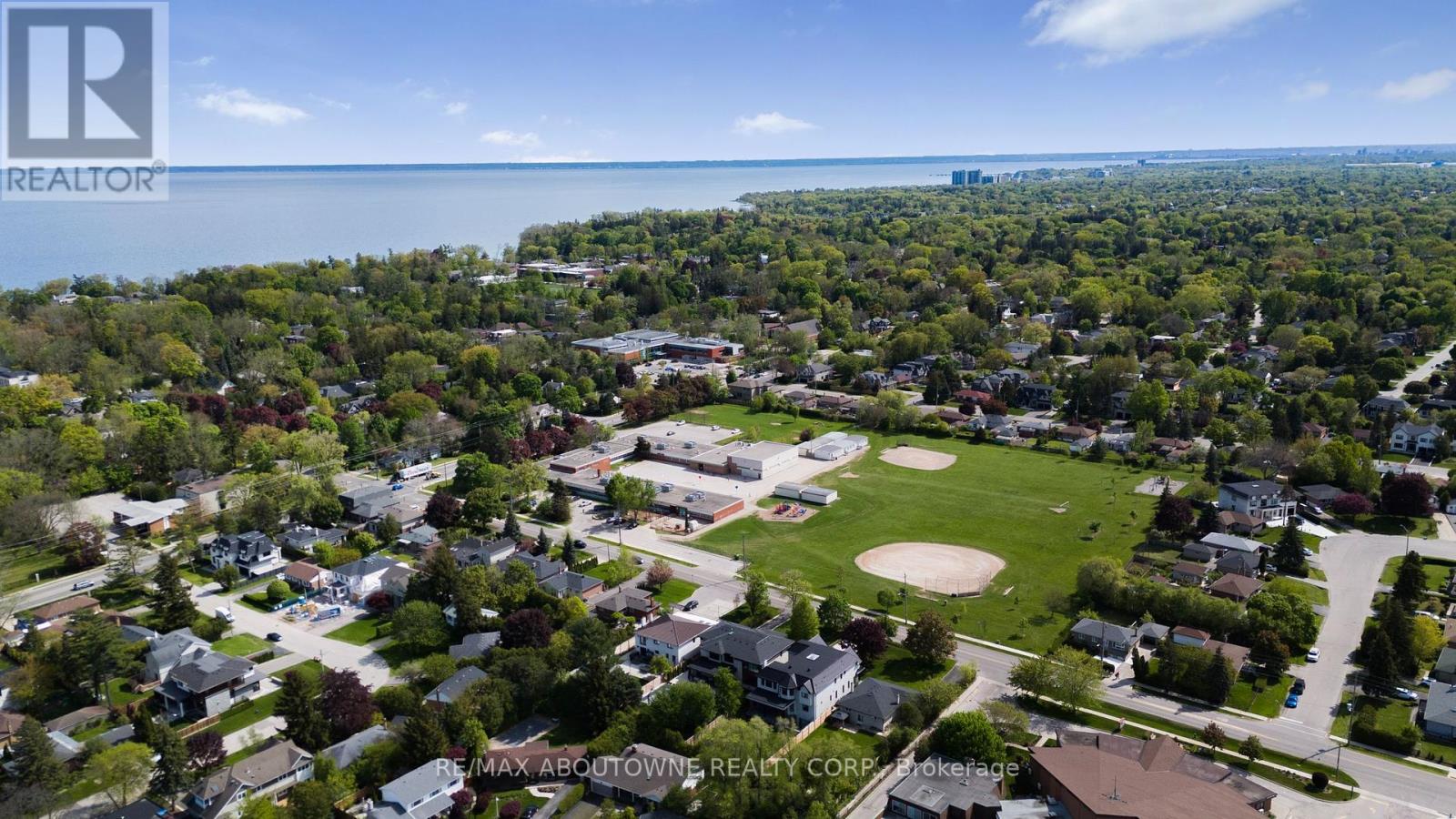 215 Morden Road, Oakville, Ontario  L6K 2S2 - Photo 48 - W12415468