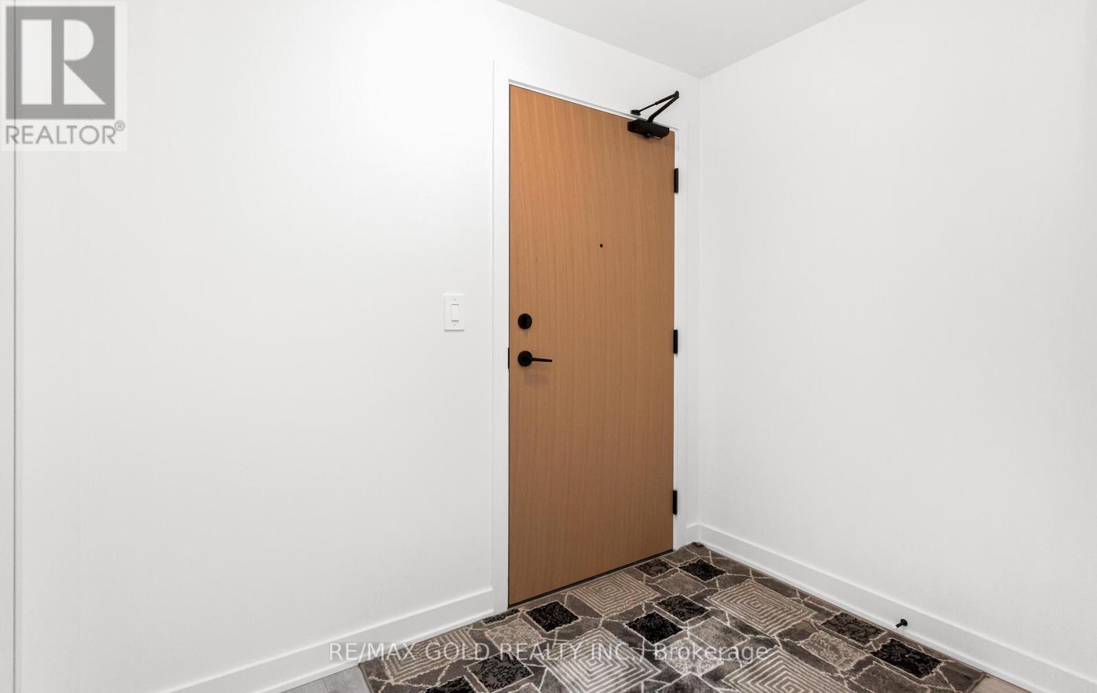 607 - 1440 Clarriage Court, Milton, Ontario  L9T 2X5 - Photo 8 - W12415496