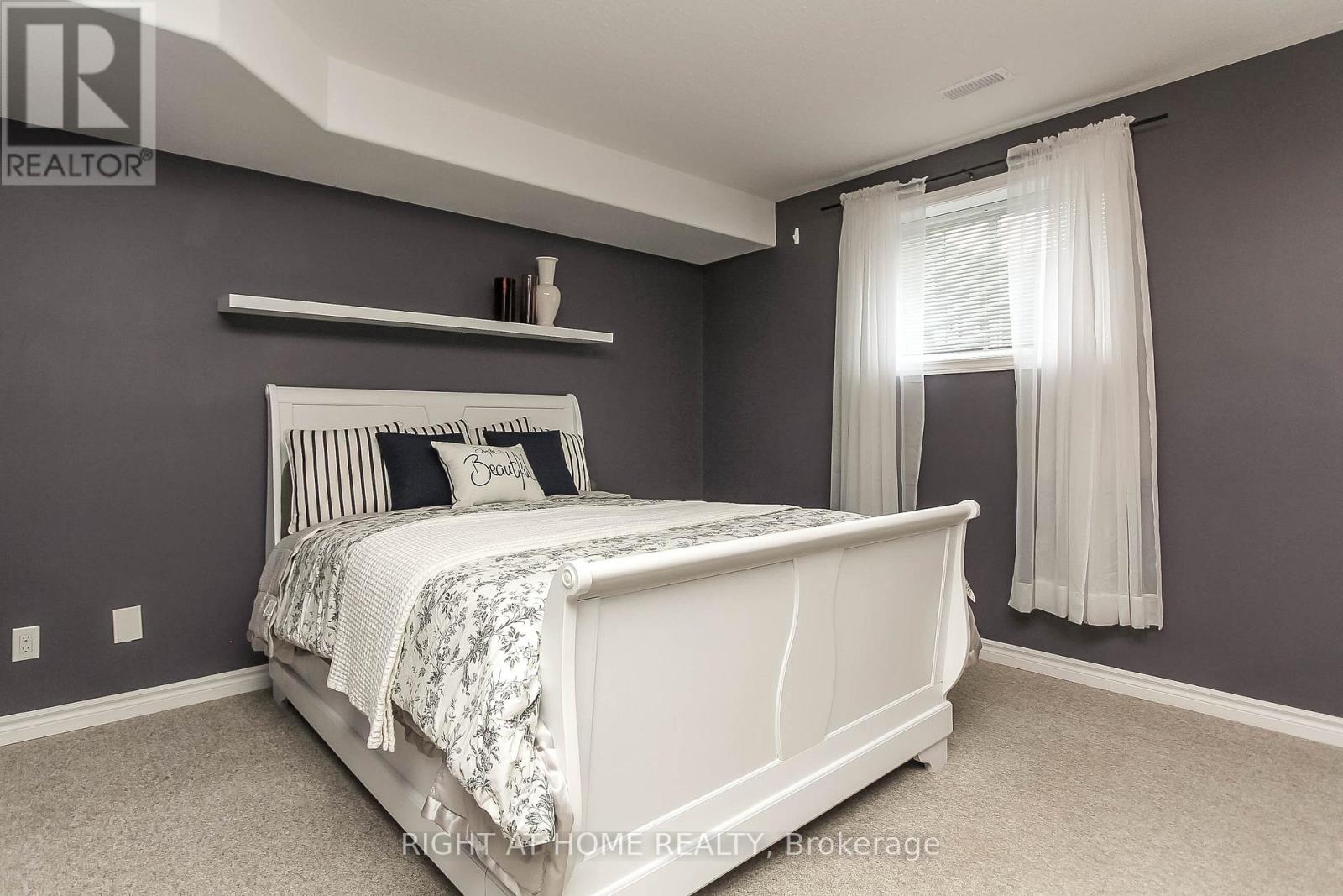 16 Deanna Drive, Wasaga Beach, Ontario  L9Z 1J5 - Photo 34 - S12415150