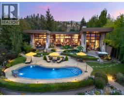 704 Barnaby Road, kelowna, British Columbia