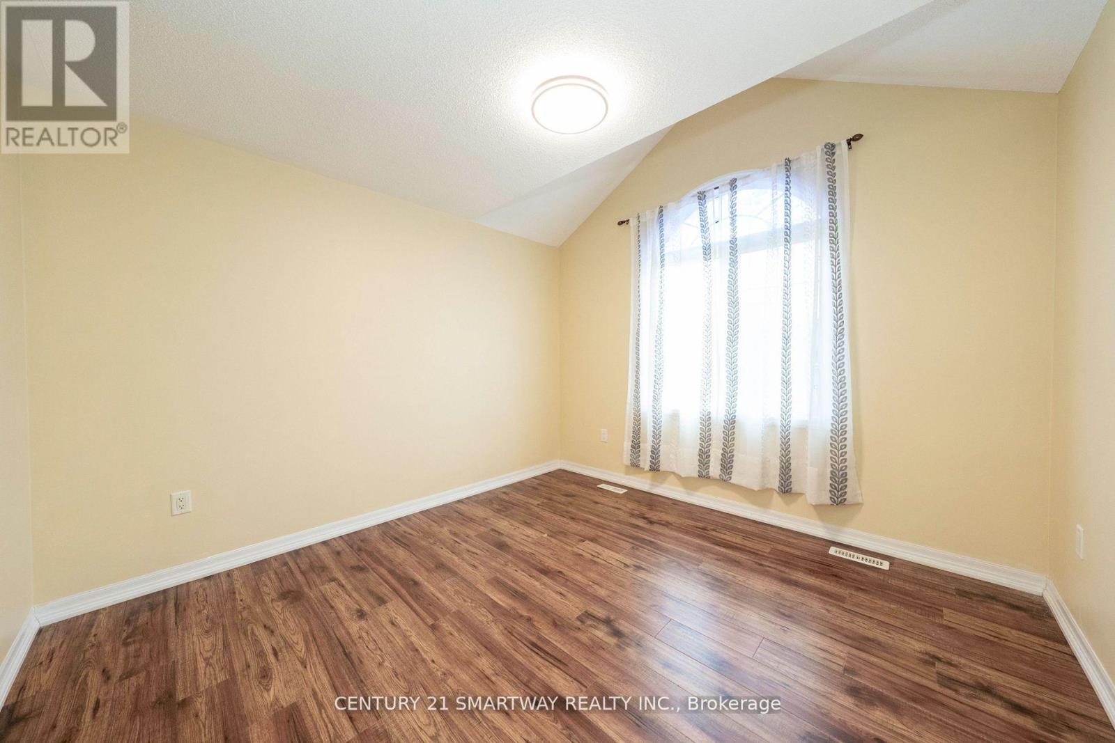 184 Montreal Circle, Hamilton, Ontario  L8E 0C6 - Photo 31 - X12415446