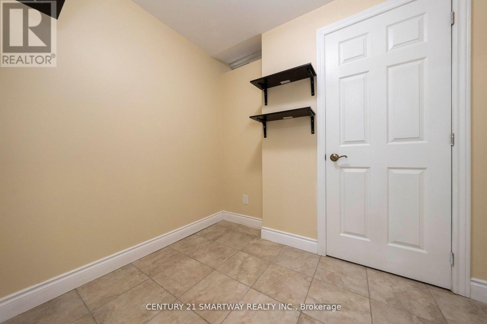 184 Montreal Circle, Hamilton, Ontario  L8E 0C6 - Photo 41 - X12415446