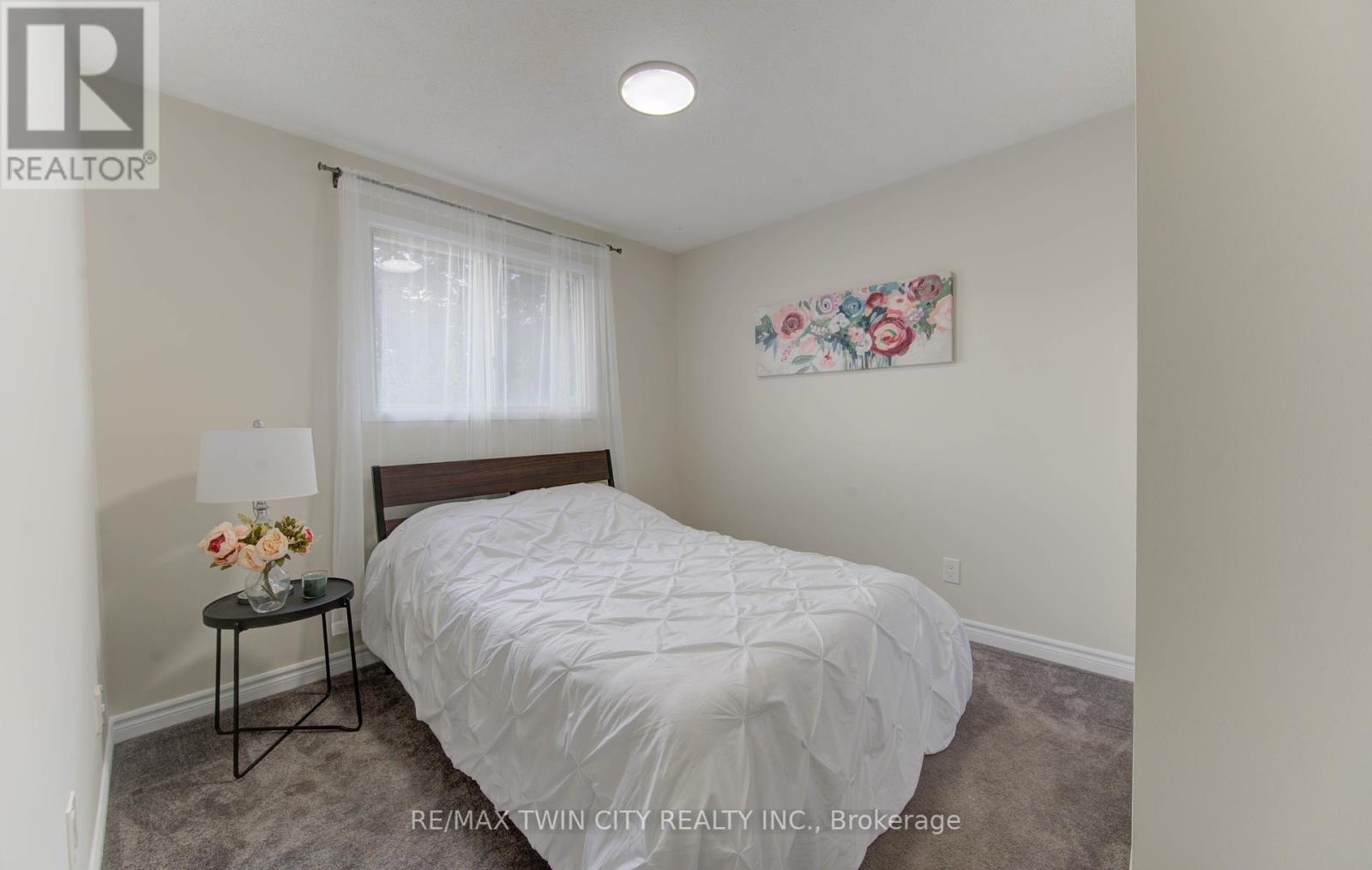 194 Limpert Avenue, Cambridge, Ontario  N3C 3P2 - Photo 15 - X12415447
