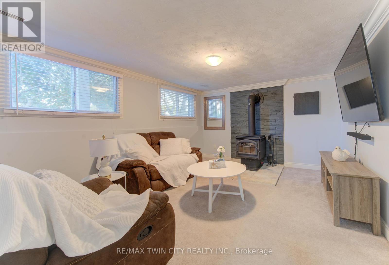 194 Limpert Avenue, Cambridge, Ontario  N3C 3P2 - Photo 18 - X12415447
