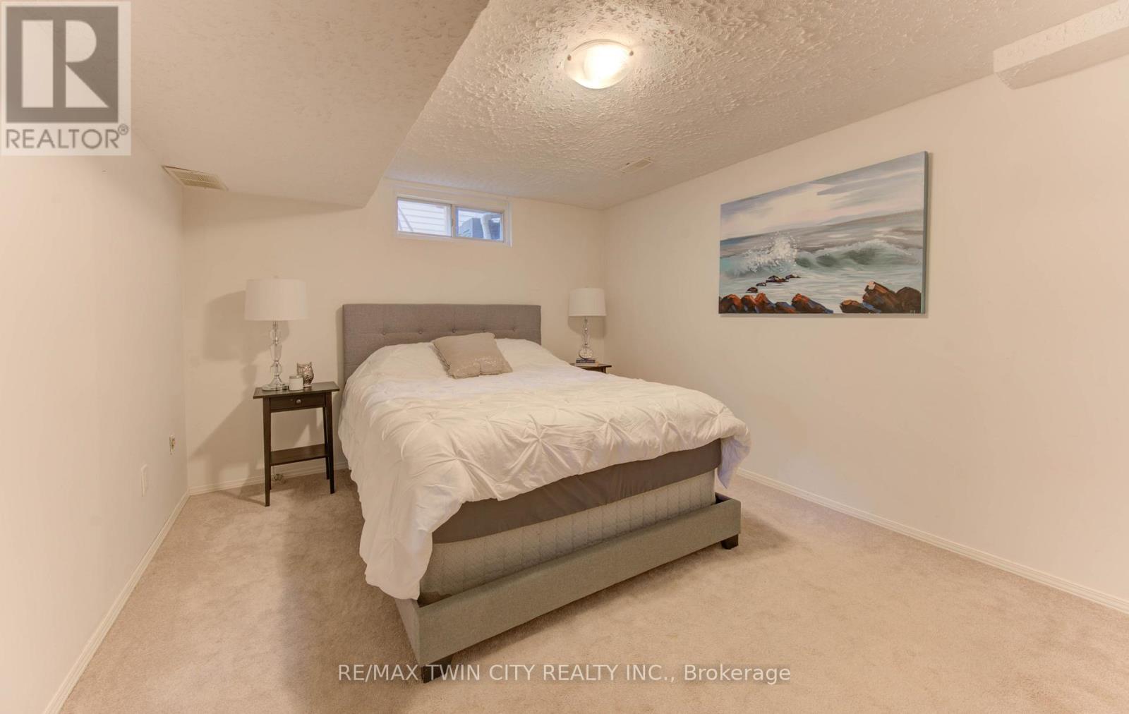 194 Limpert Avenue, Cambridge, Ontario  N3C 3P2 - Photo 21 - X12415447