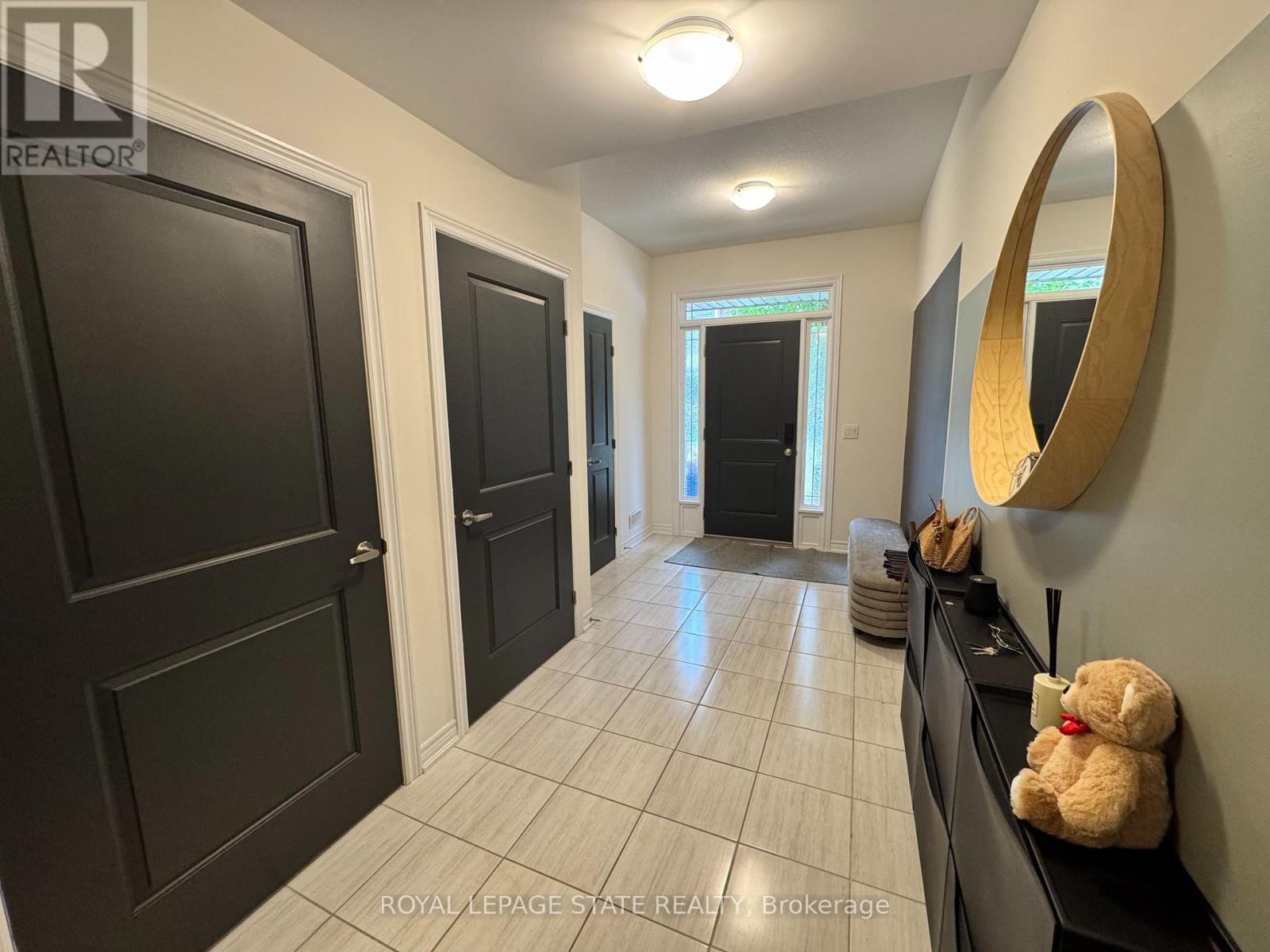 142 - 77 Diana Avenue, Brant, Ontario  N3T 0R6 - Photo 3 - X12415452