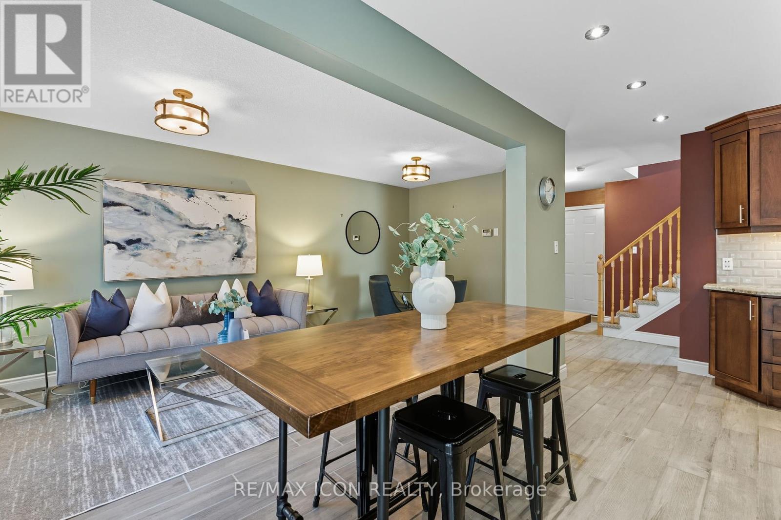 250 Inglis Street, North Dumfries, Ontario  N0B 1E0 - Photo 11 - X12415466