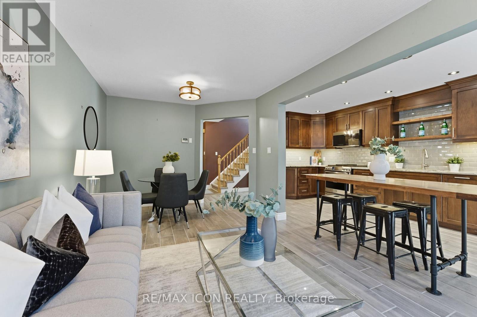250 Inglis Street, North Dumfries, Ontario  N0B 1E0 - Photo 14 - X12415466