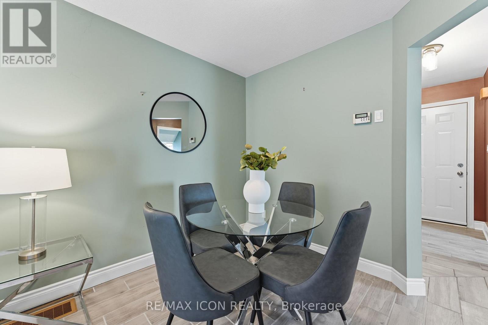 250 Inglis Street, North Dumfries, Ontario  N0B 1E0 - Photo 15 - X12415466